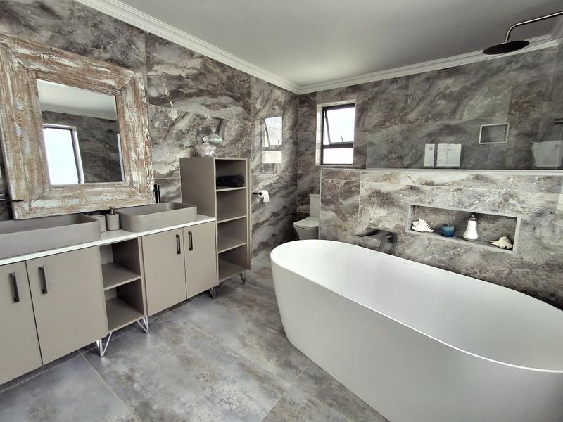 3 Bedroom Property for Sale in Britannia Bay Western Cape